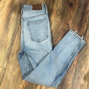 Madewell size 29, light wash, skinny jeans with raw hem